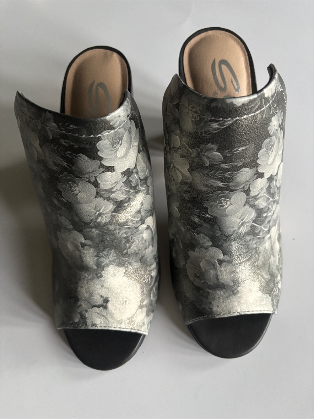 Floral Metallic Open-Toe Mules in Silver